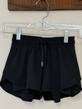 All In Motion: Girls' Black Mid-Rise 2 in1 Flowy Shorts, Size XS (4/5)